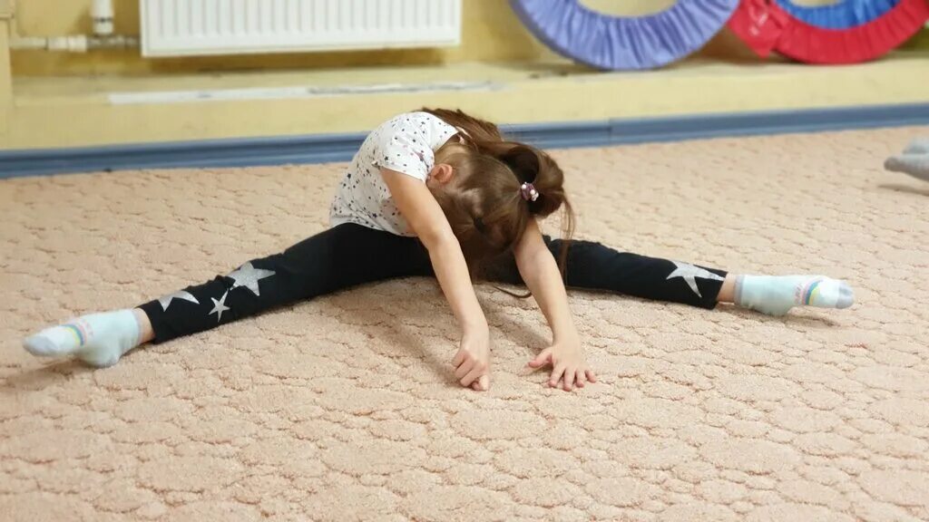 солдатова саша гимнастка. гимнастка. спящие гимнастки. красивые гибкие девушки. гимнастика.