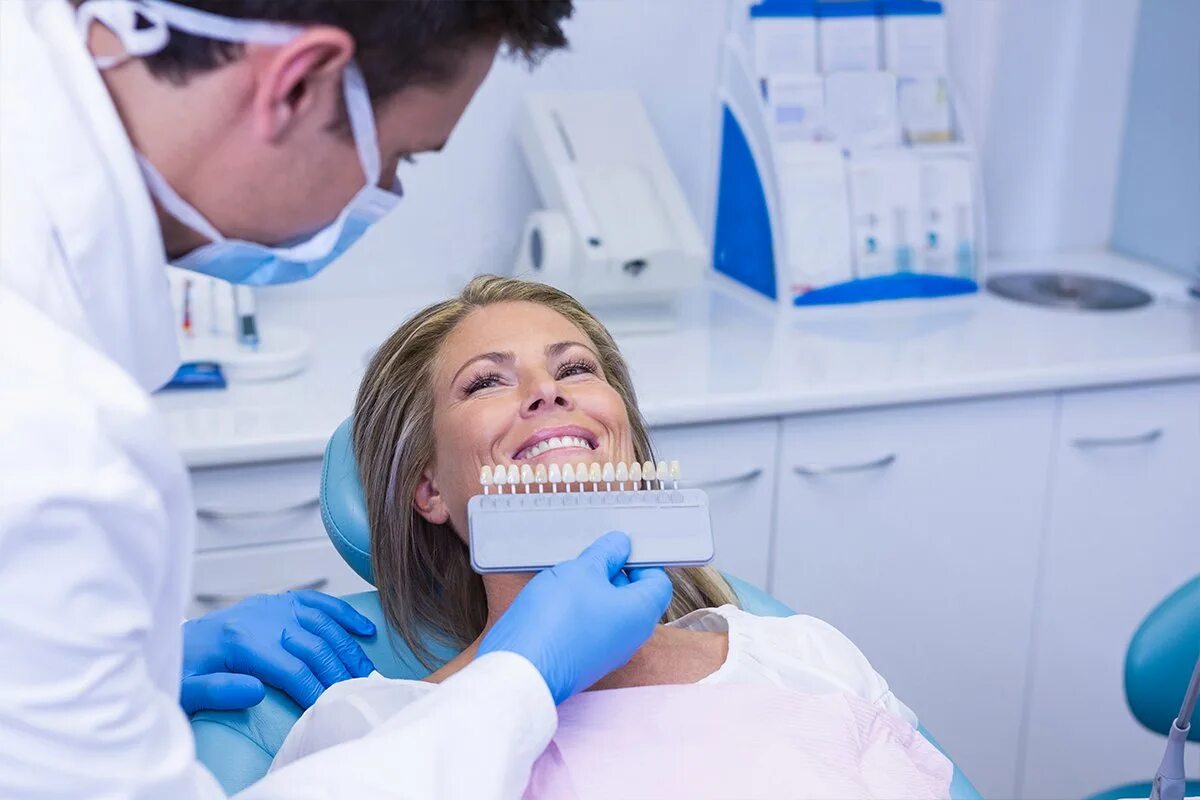Есть ли зубной врач. Стоматолог. Терапия стоматология. Красивые зубы стоматология.