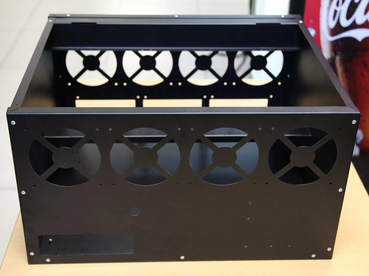 Майнинг ферма chia. Корпус для майнинга cryptone-9. Закрытый корпус для майнинг фермы. Корпус закрывается. Корпус криптон для пк.