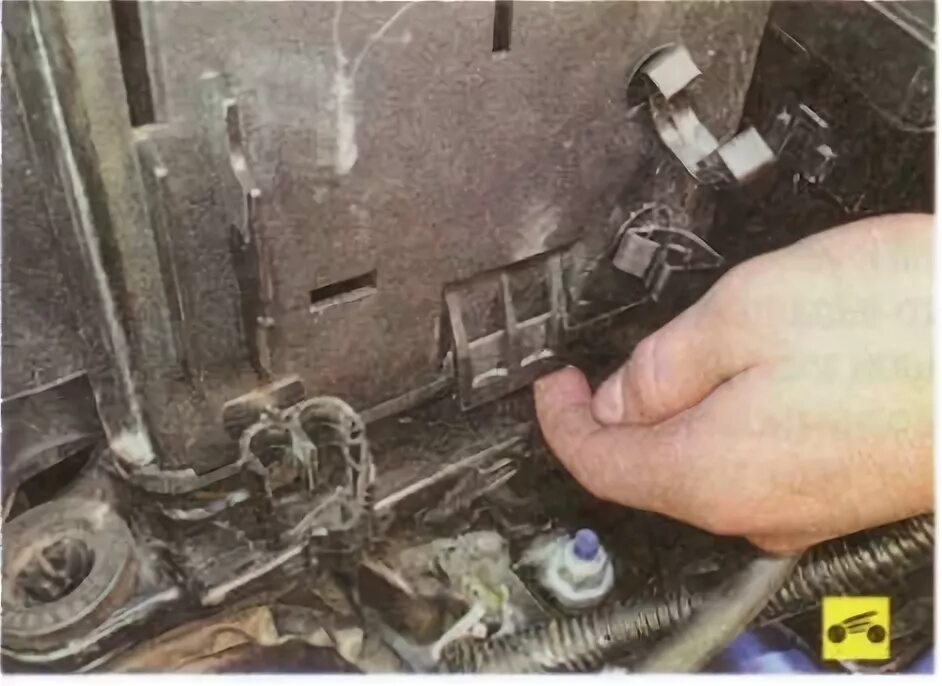 аккумуляторный отсек форд фокус 2. Ford focus 2 аккумулятор. форд фокус 3 2013 1. аккумулятор форд фокус 2 2. зарядка акб форд фокус 3.