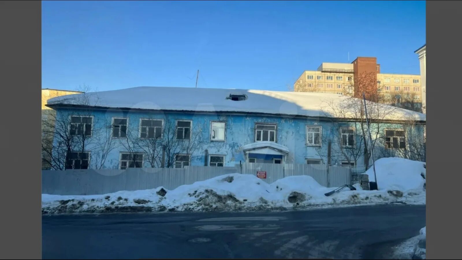 Гаражи в мурманске. Улица октябрьская мурманск. Продам в мурманске. , 38, мурманск. Мурманский дом ремесел здание.