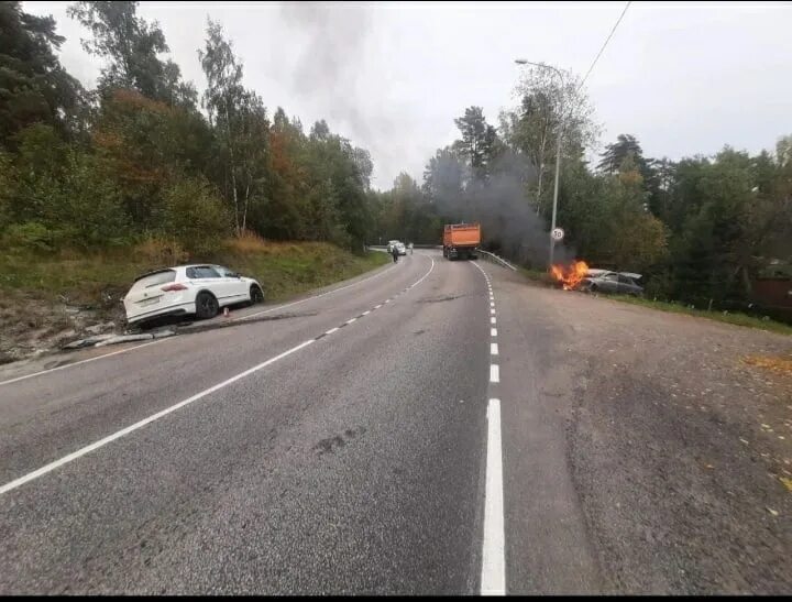 Подслушано в сортавала происшествия. Трасса. Машина на трассе.