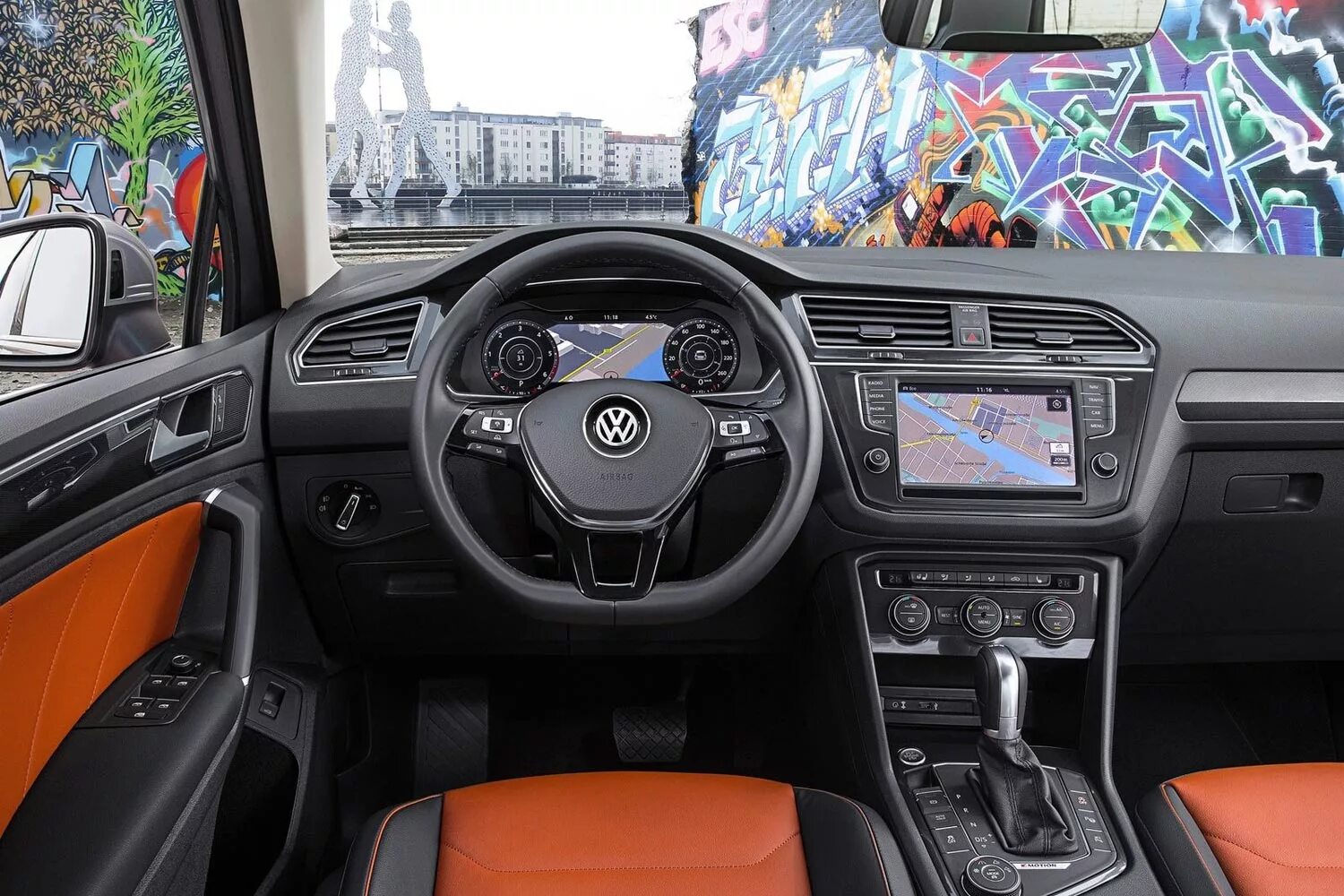 Volkswagen tiguan салон. Volkswagen Tiguan 2017 Interior. Volkswagen Tiguan 2016 салон. Фольксваген Тигуан 2017 интерьер. Фольксваген Тигуан новый салон.