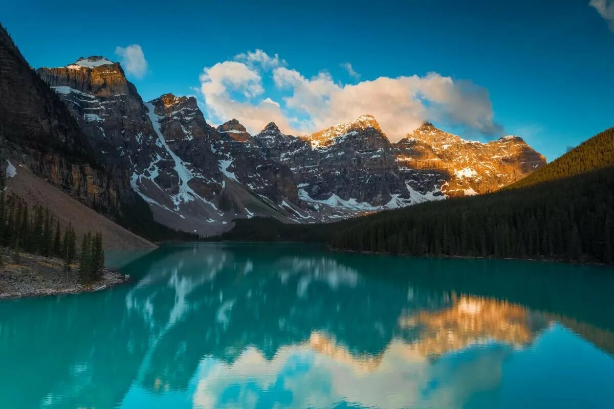 Озеро Морейн в Канаде. Озеро Морейн. Национальный парк Банф. Озеро Банфф в Канаде. Озеро Морейн Канада фото. Ультра хорошее качество