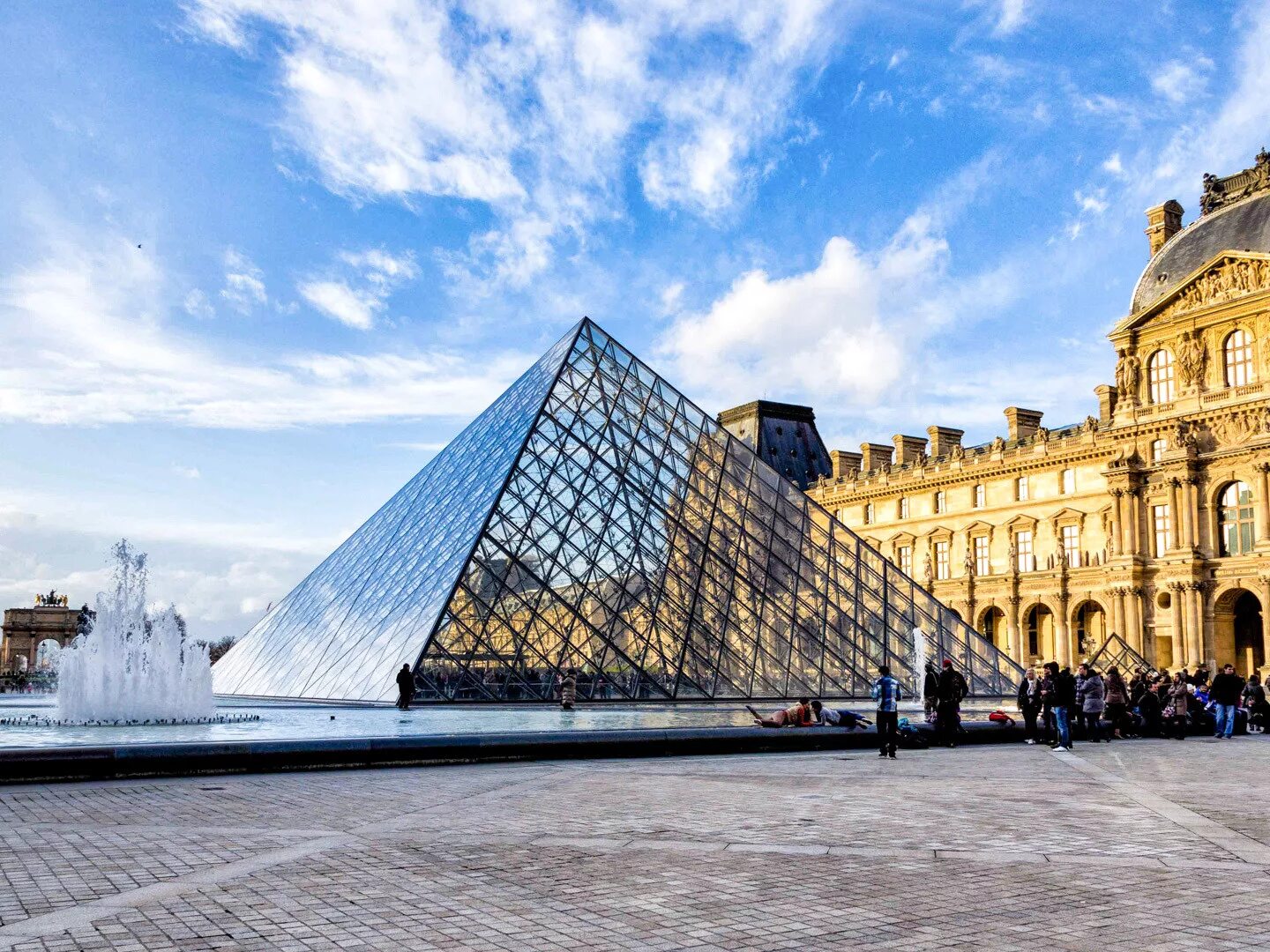 Musee louvre. Музеи. Лувр. Париж. Лувр Париж Франция. Париж достопримечательности Лувр. Достопримечательности Франции музей Лувр.