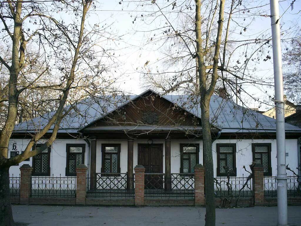 Дом атамана. Дом-музей атамана бурсака. дом музей атамана бурсака в краснодаре. дом федора яковлевича бурсака. дом ф.я бурсак в краснодаре.