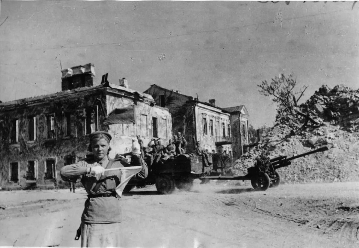 Могилев годы войны. Освобождение Витебска 1944. Полоцкая наступательная операция 1944. В 1944 году советские войска освободили Полоцк.. Полоцк оккупация 1941.