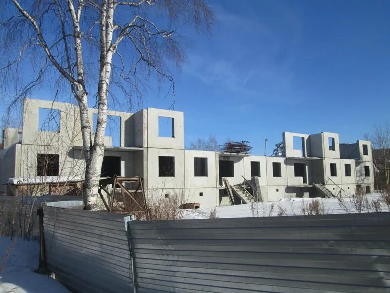 Мичела банас. Маски из пристанище для потерянных. Потерянная 10. Земля лайонесс. Деннис кристофер.