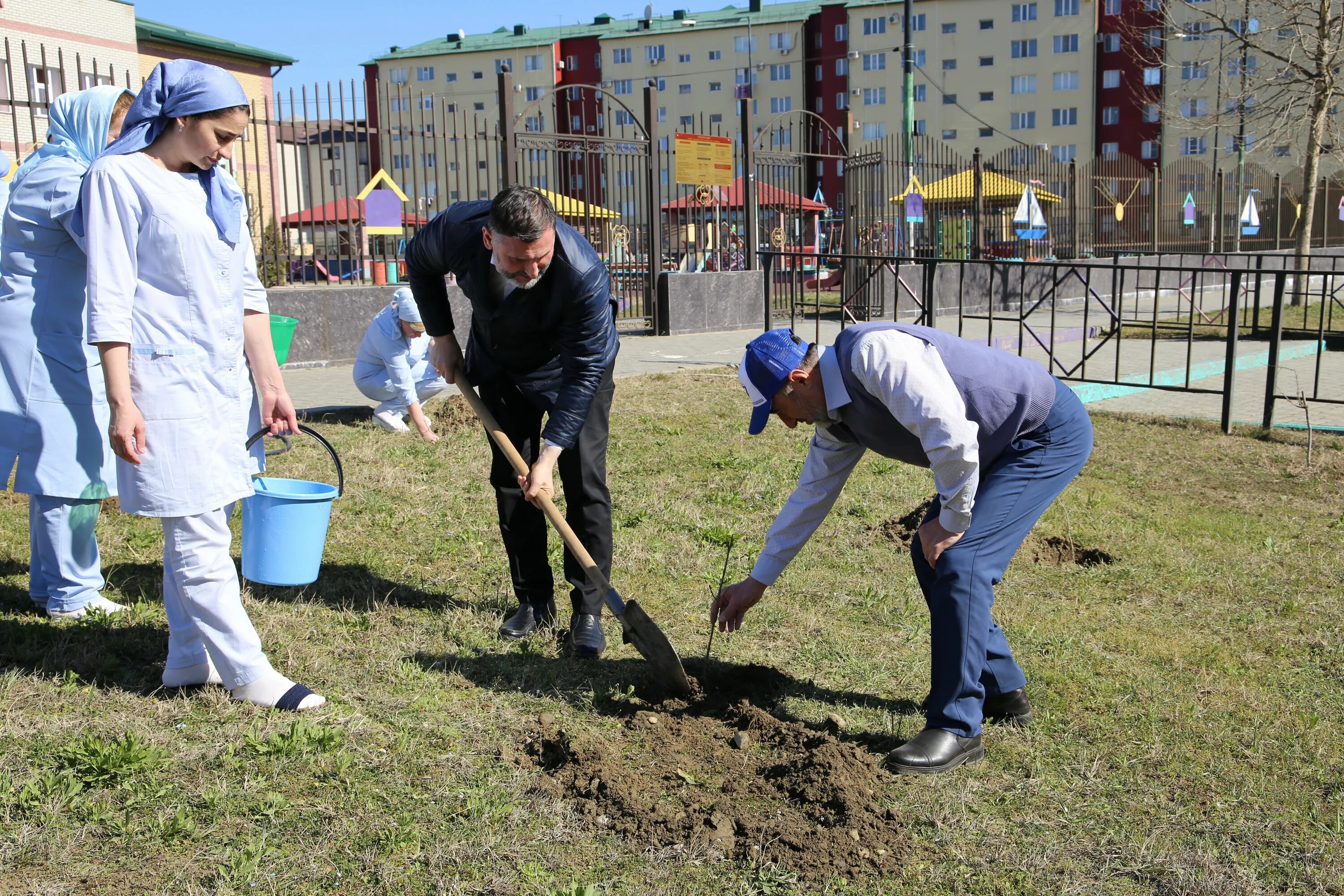 Высадка деревьев акция. Посади дерево. Экологическая акция посади дерево. Субботник в Тамбове 2022.