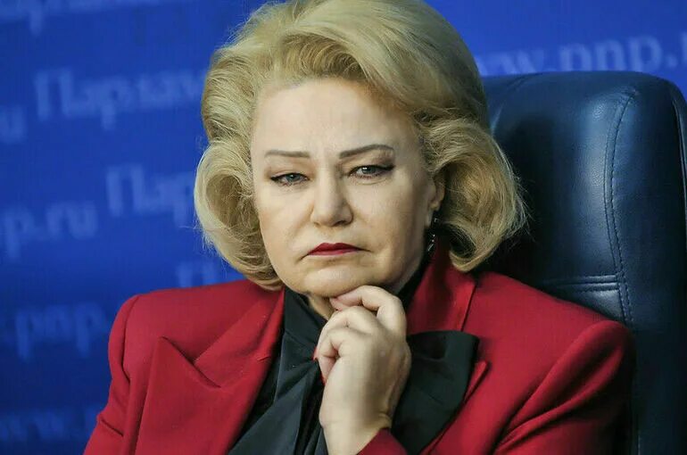 Останина глава комитета. Останина депутат дети. Госдума останина. Останина кпрф. Останина депутат госдумы.