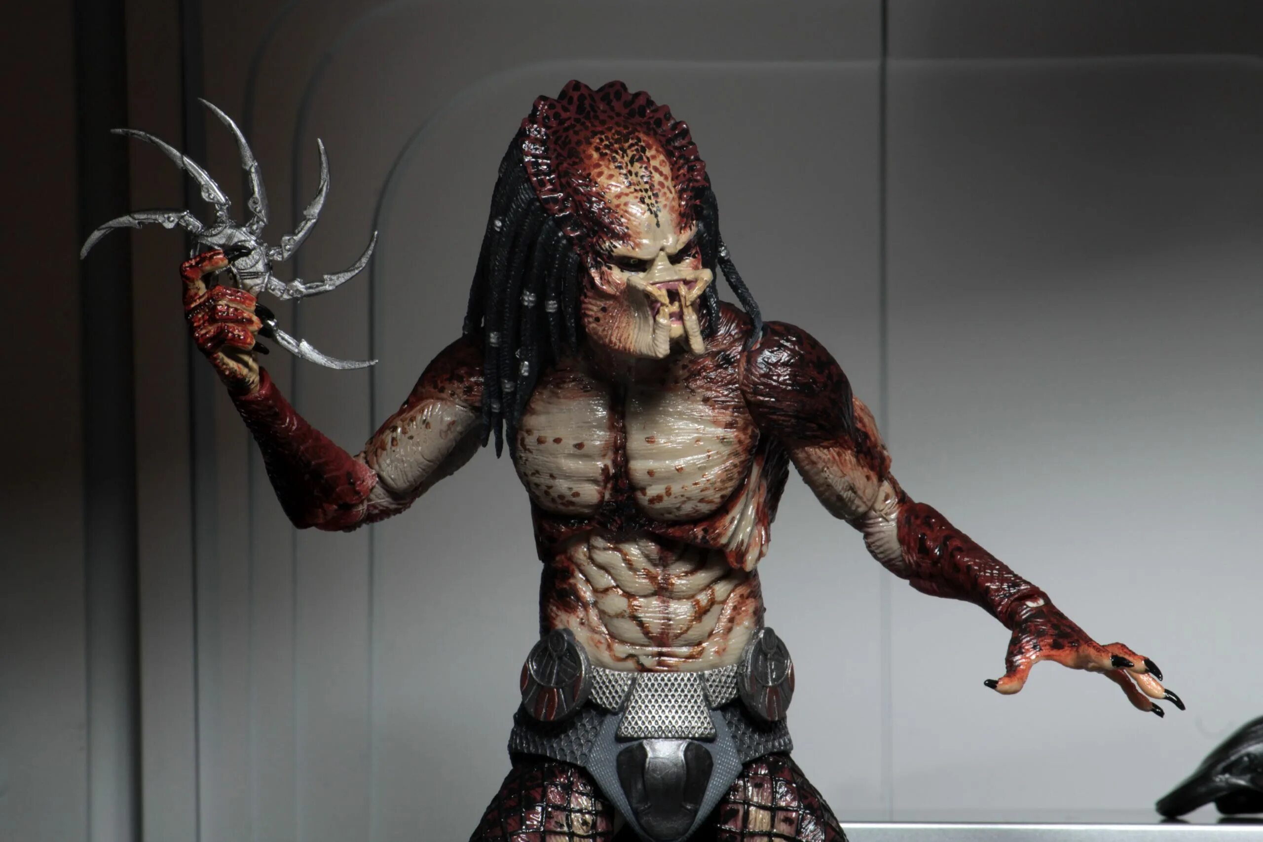 Хищник 2 новый. Хищник 2018 фигурки NECA. Фигурка хищника - беглец (Predator 2018) NECA.