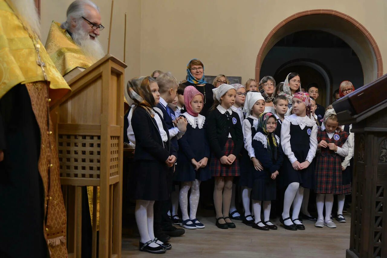 Андреевский монастырь школа. Школа при андреевском монастыре. Школа при андреевском монастыре. Хор школа при андреевском монастыре. Школа при андреевском монастыре официальный сайт.