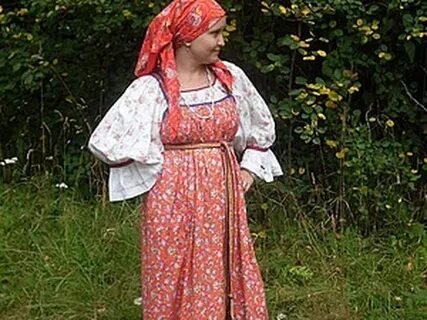Алый сарафан белые крапинки