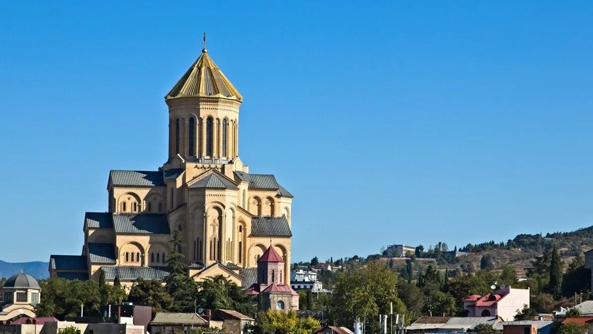 Отзывы грузии 2023. St. Nicholas Church Тбилиси. Самеба Батуми. Церковь Самеба в Батуми. Гора Самеба в Батуми.