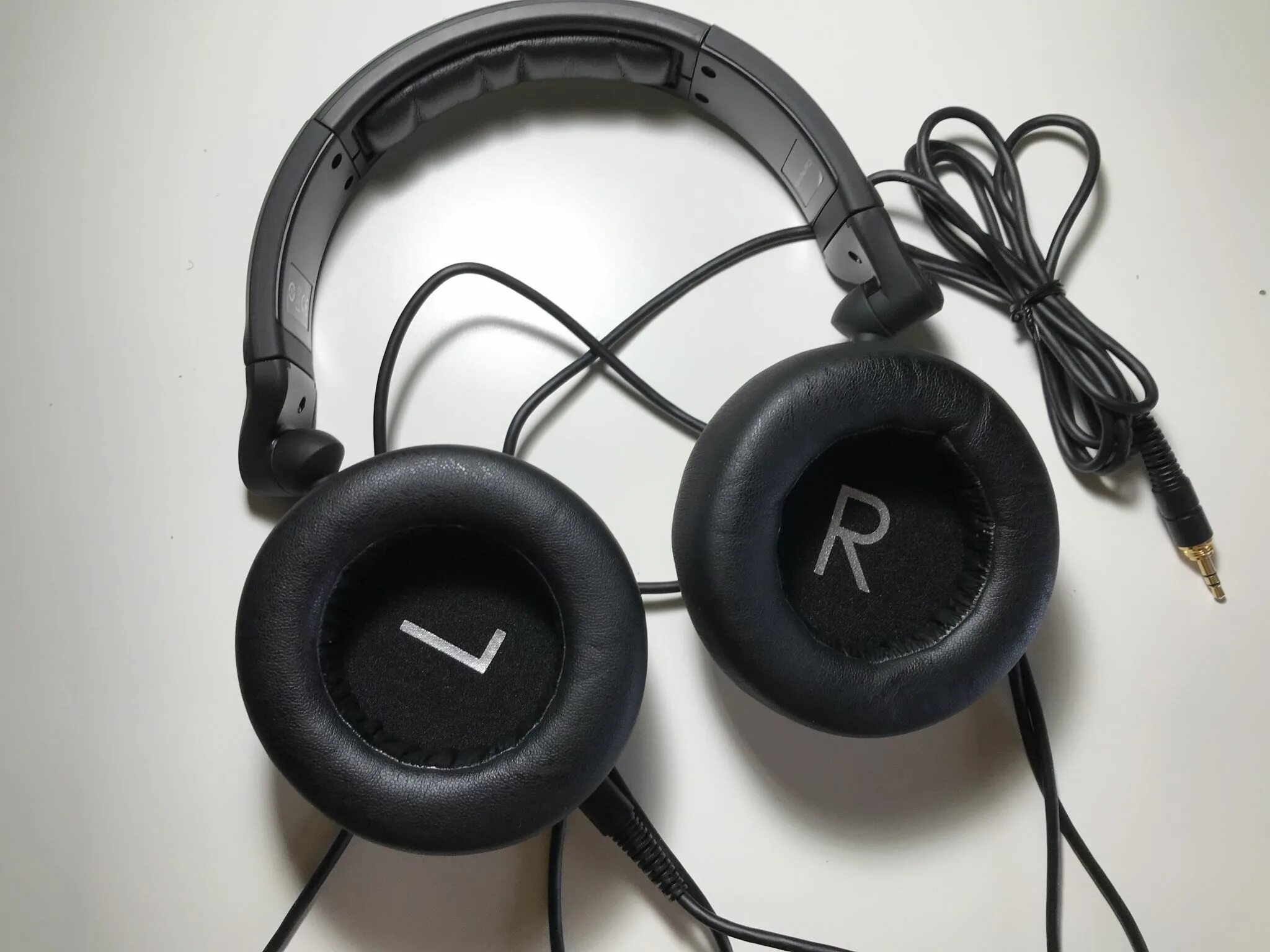 Накладные наушники akg. Наушники akg накладные. Наушники akg накладные. Профессиональные наушники akg k182. Akg k 420.
