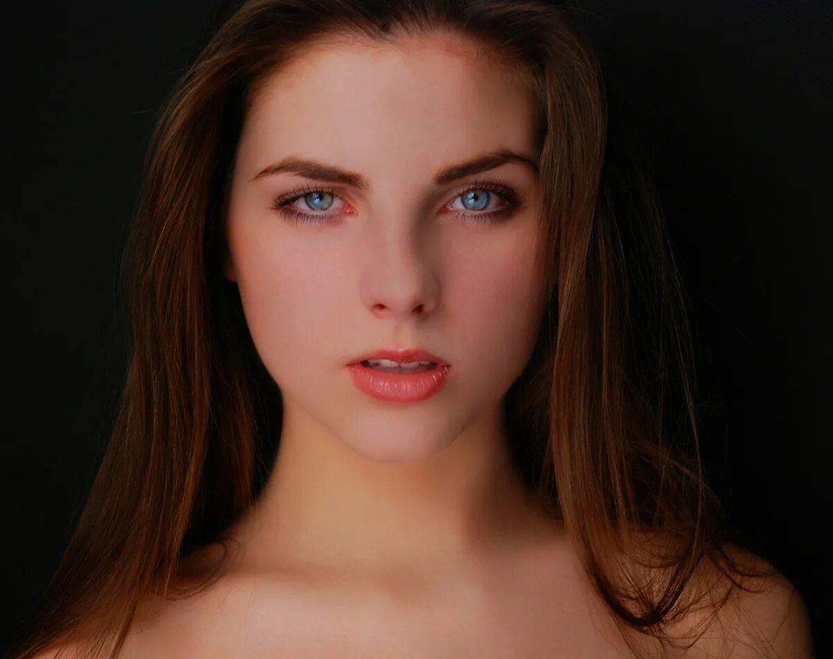 Raw brunettes