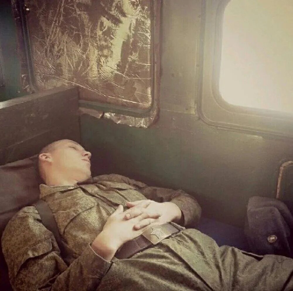 Сон мужчины в военной форме. Будни солдата.