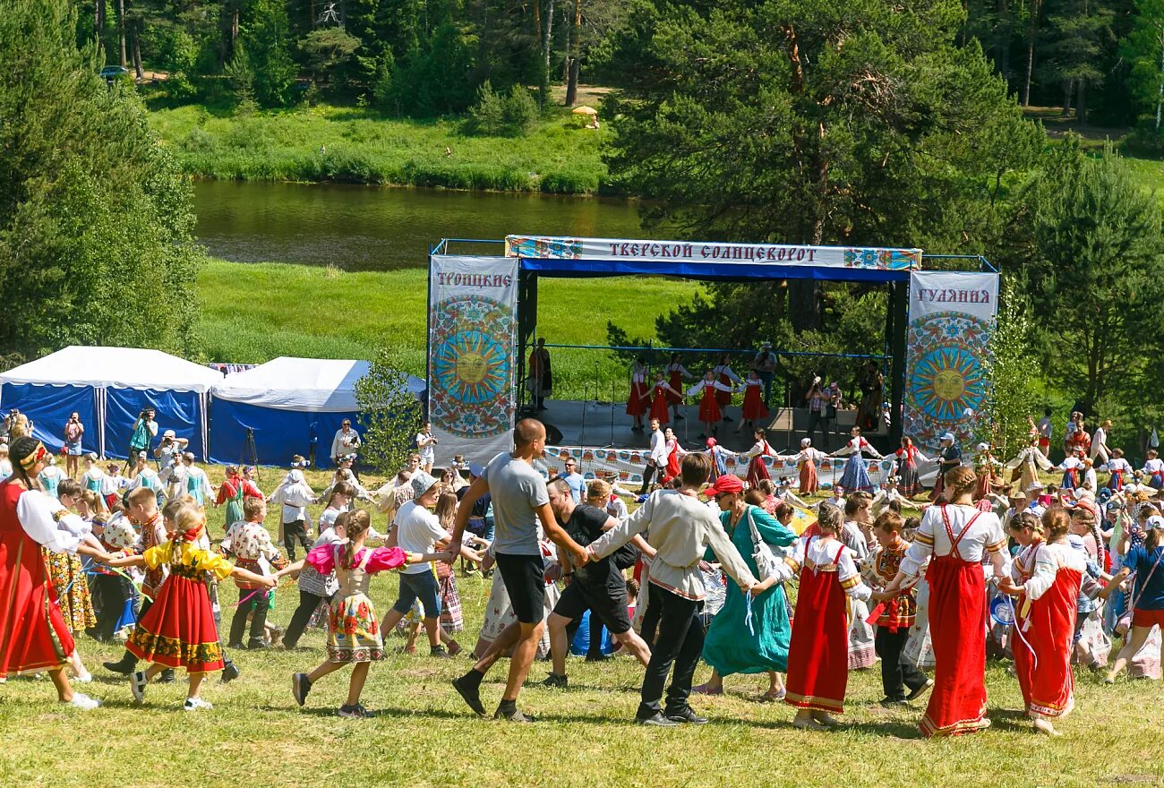 масленица тальцы иркутск. троицкие гуляния торжок. иркутск масленица в тальцах. массовые гуляния. василево праздники торжок.