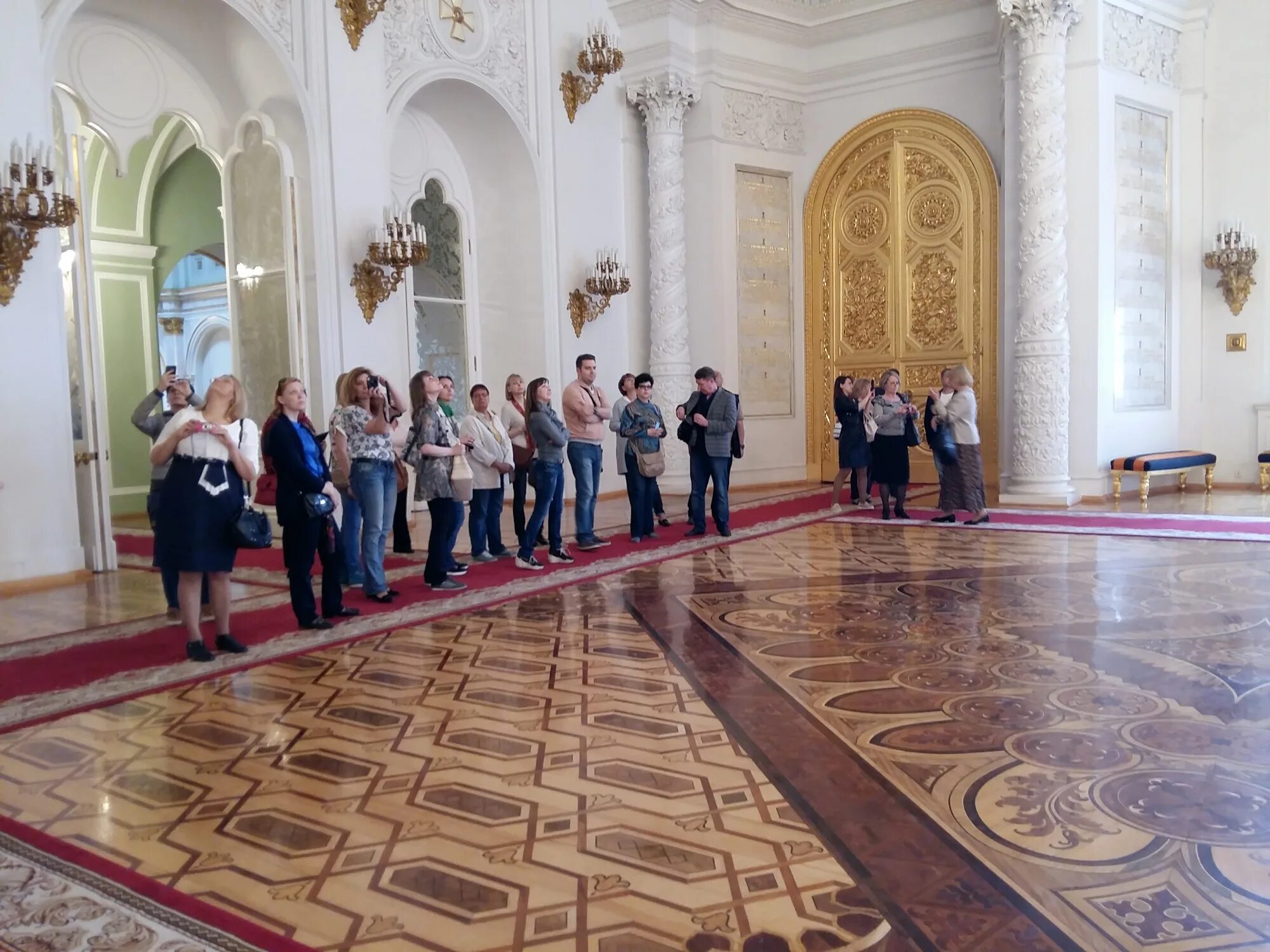 Большой кремлёвский дворец 1838 1849. Андреевский зал большого кремлевского дворца. Александровский зал московского кремля. Экскурсия в кремлевский дворец. Бкд кремль экскурсия.