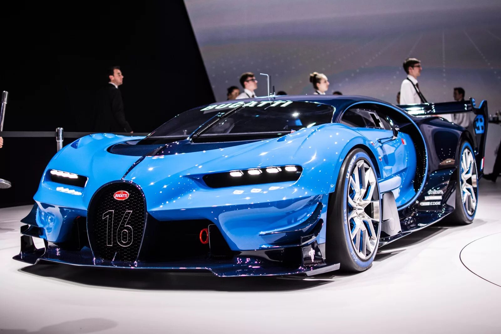 Включи мир машин. Бугатти ЧИРОН. Bugatti Chiron Vision Gran Turismo. Бугатти Венено. Суперкар Бугатти.