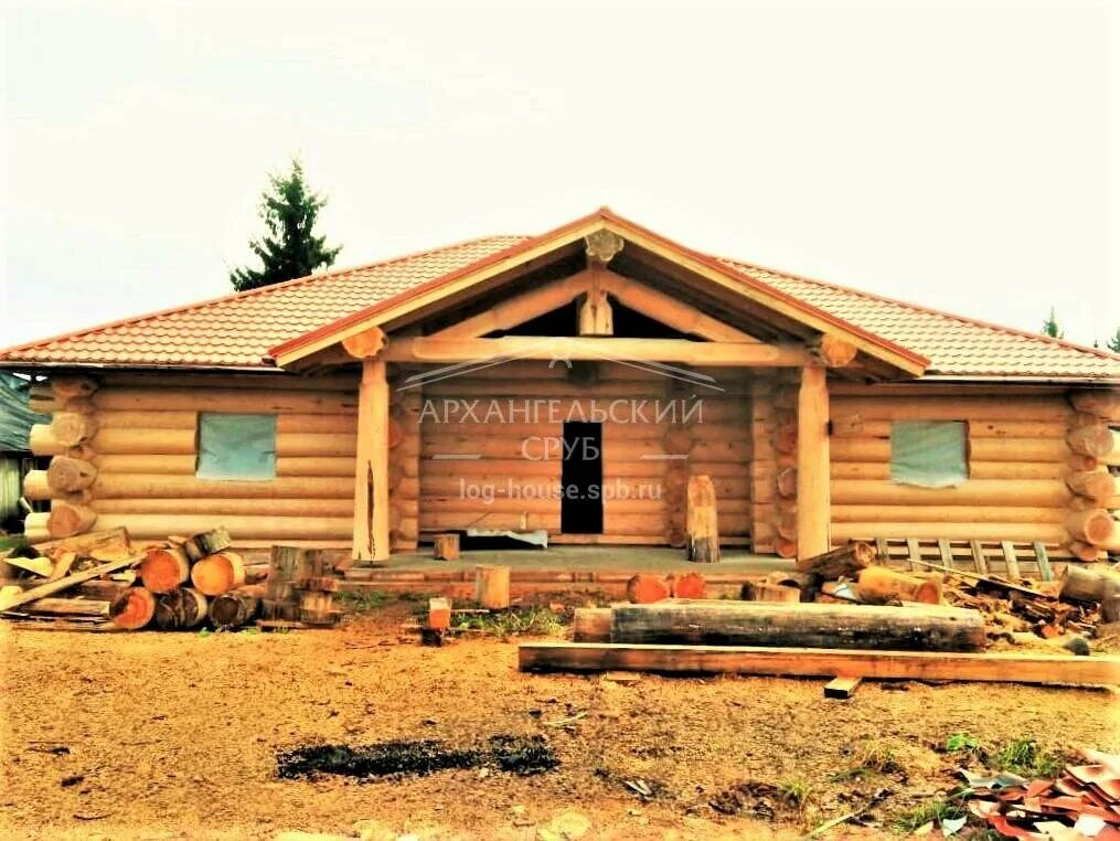 Сруб из архангельска. Архангельский сруб. Ручная рубка срубов архангельск. Архангельские срубы. Сруб из архангельской сосны от производителя.