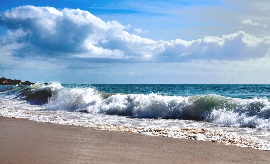 1 раз была на море. Море, волны. Море волнуется. Взволнованное море. Волнующее море.