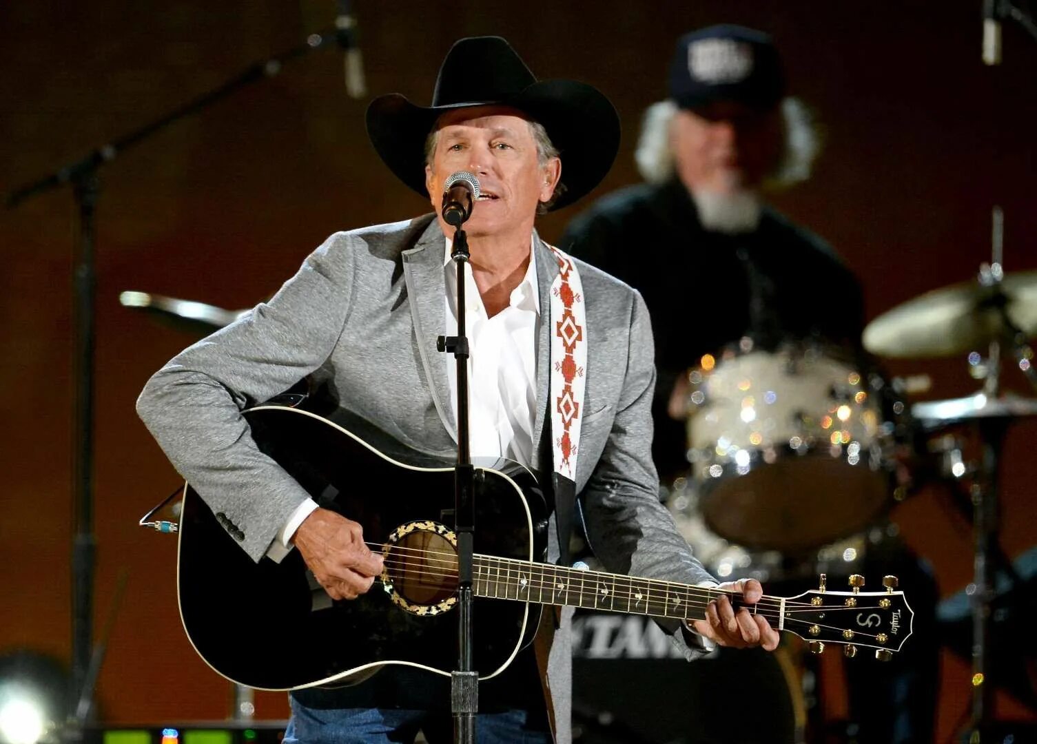 Джорджия мелони. George strait & alan jackson. Мелани итальянский политик. Лучшие кантри исполнители сша. Джордж стрейт сейчас.