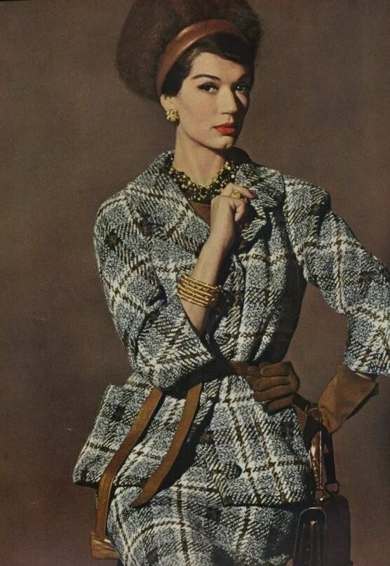 Мода 1950гг в мире. Кристиан диор мода 50-х. Кристиан диор 1949. Модели одежды 50. Модели одежды 50.