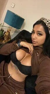 URL=imagetwist.combwzmel6br7w7Paiah_a_Model_and_Instagram_Influen...