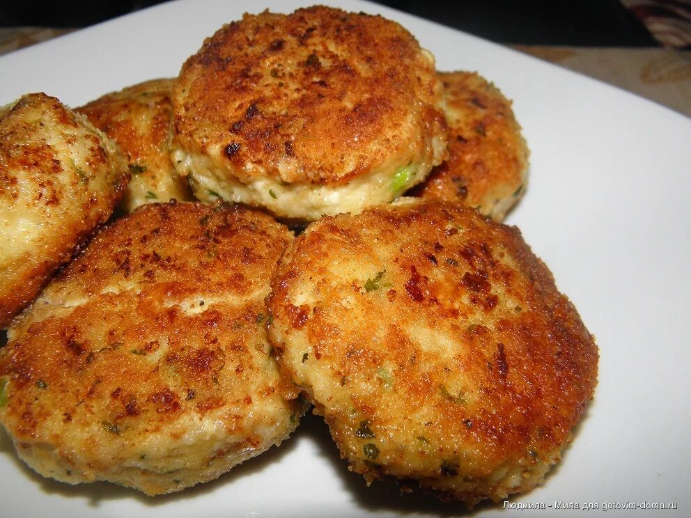 5 года. Котлеты из рыбы детские. Тефтельки из фарша индейки. Котлеты ребенку 1. 5 года.