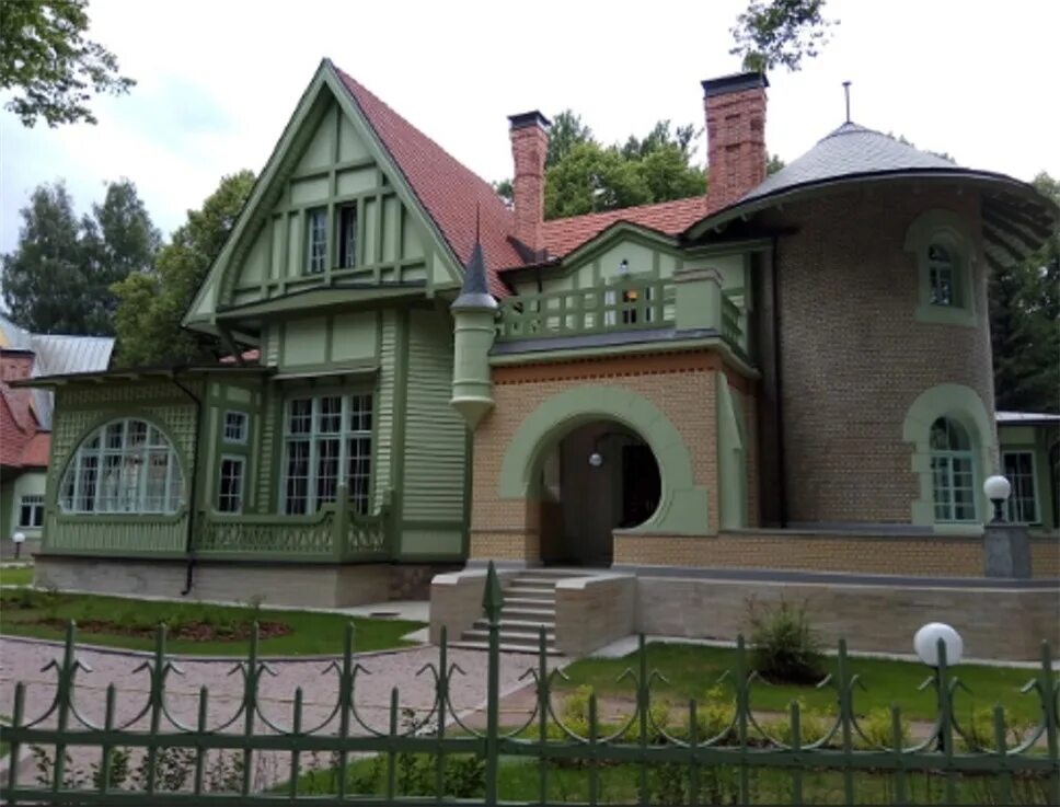 Каменный остров спб. Большой каменный остров. Каменный остров в санкт-петербурге. Каменный остров в санкт-петербурге район. Особняк фолленвейдера на каменном острове.