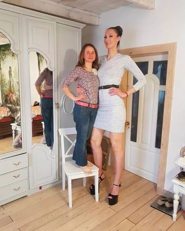 Высокая девушка соло. Tall Ekaterina Lisina рост.
