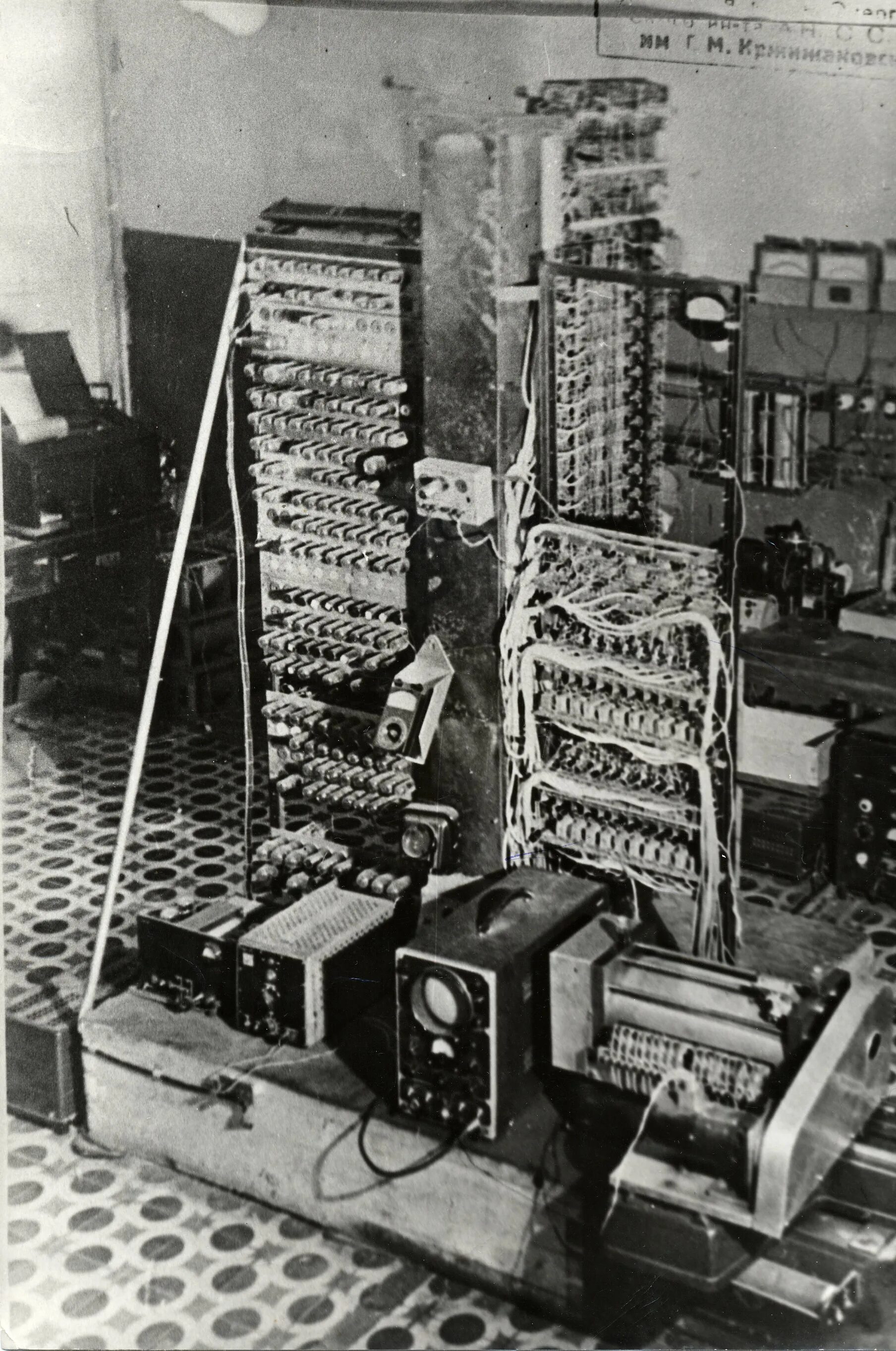 4 октября 1957-первый исз "спутник" (ссср). газ гл-1 (1938 / 1940). газ гл 1. первый 001. говард эйкен и машина mark-1.