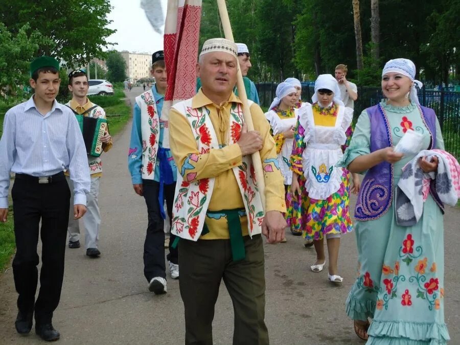 Сборы на сабантуй. Сборы на сабантуй. Подарки на праздник сабантуй. Татарская деревня сабантуй. Сбор подарков на сабантуй.