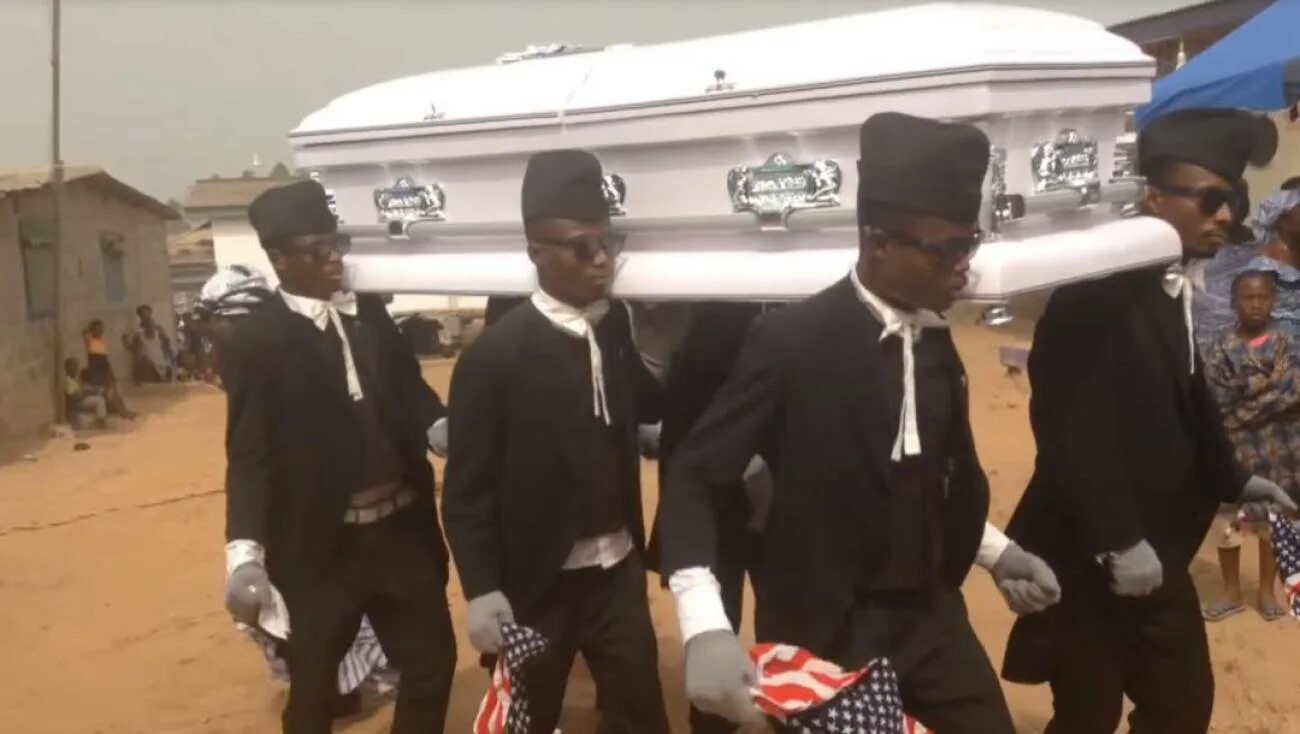 Афроамериканец танцует. Негры несут гроб. Негры похороны Мем.