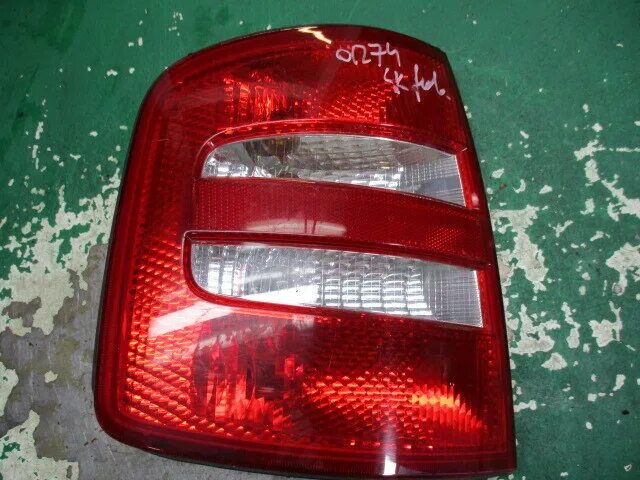 Skoda rapid фонарь задний левый. Шкода фабия 1 задние фары. Шкода суперб 2023 фонарь задний наружный правый артикул. Фонарь задний левый шкода фабия 2. Шкода задний левый фонарь.