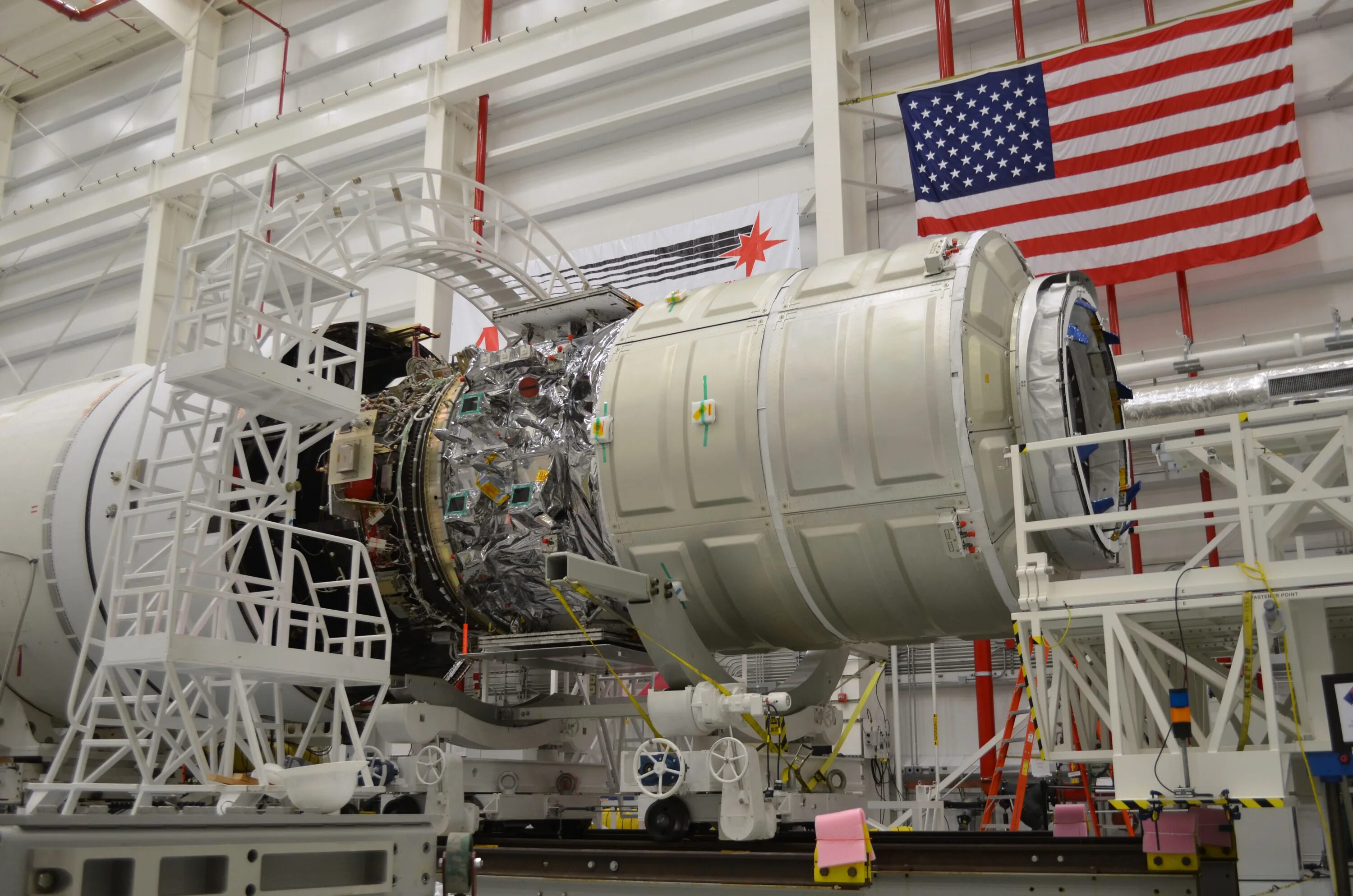 Аэрокосмическая промышленность. Ракетная промышленность сша. Старт ракеты с байконура. Аэрокосмическая отрасль. Antares рд-181 двигатель.