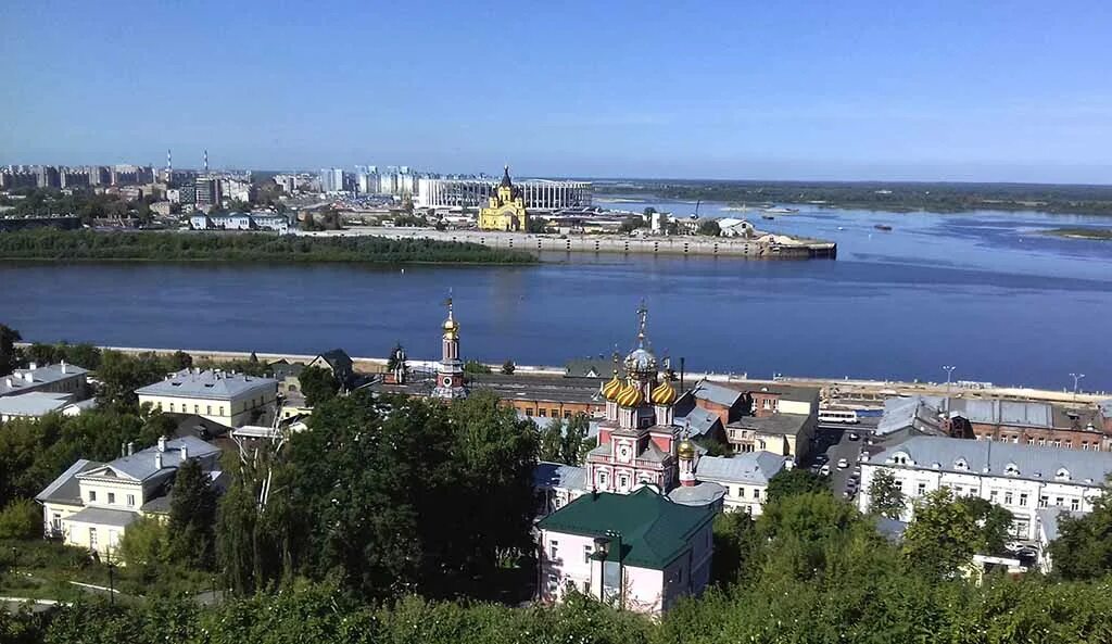 Видео купить в нижнем новгороде. Вид с набережной Федоровского Нижний Новгород. Стрелка Нижний Новгород. Виды Нижнего Новгорода стрелка. Мыс стрелка Нижний Новгород.