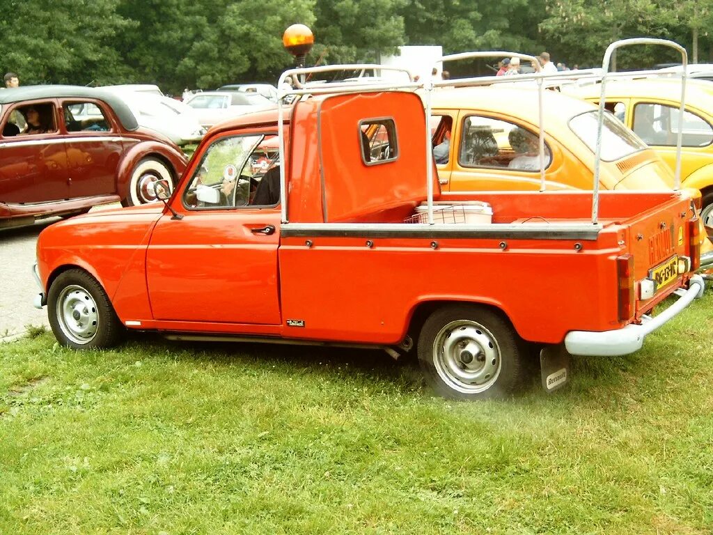 Рено 4 купить бу. Renault Pickup. Рено 4 1983. Renault 4 pick up. Рено Логан пикап.