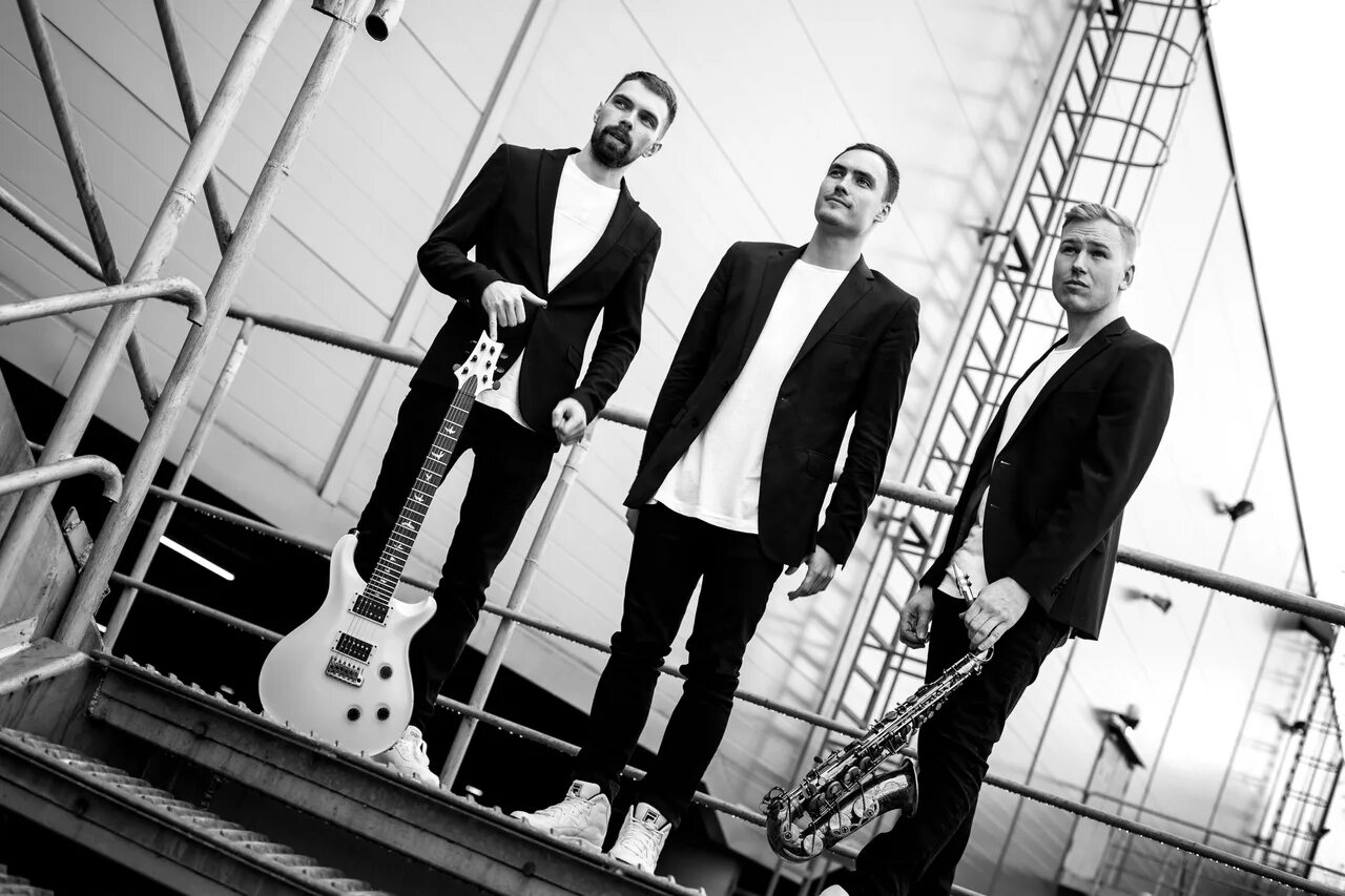 Физическое загрязнение определение. Стресс шум. Эффект шума на фото. Шумные соседи. Шумный город.