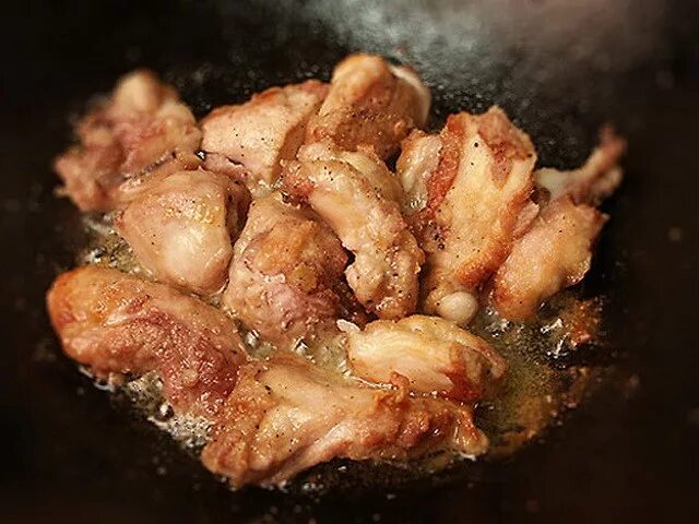 Запеченный кролик. Кролик запеченный в духовке с картошкой. Блюда из крольчатины. Кролик в маринаде. Как приготовить зайца.