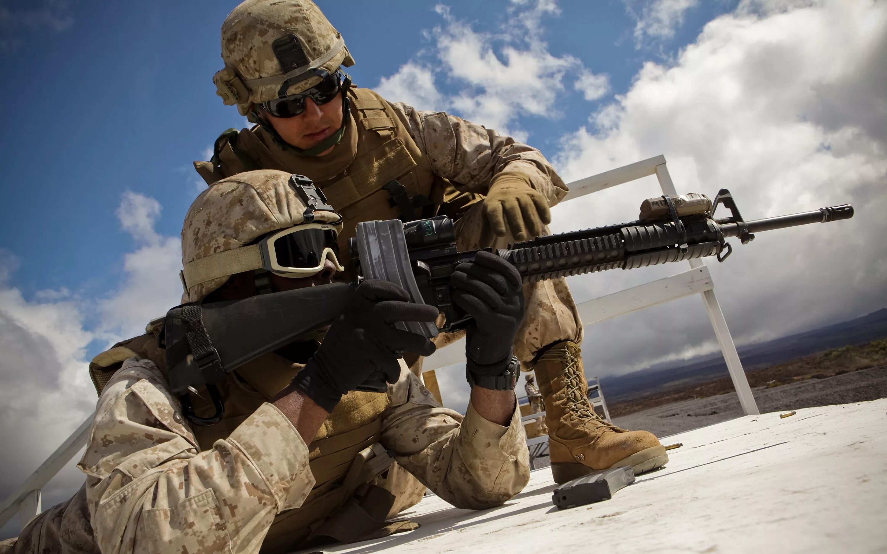 Боевые картинки. M16a4 Marine Corps. USMC Marine Corps. Солдат. Оружие спецназа США.