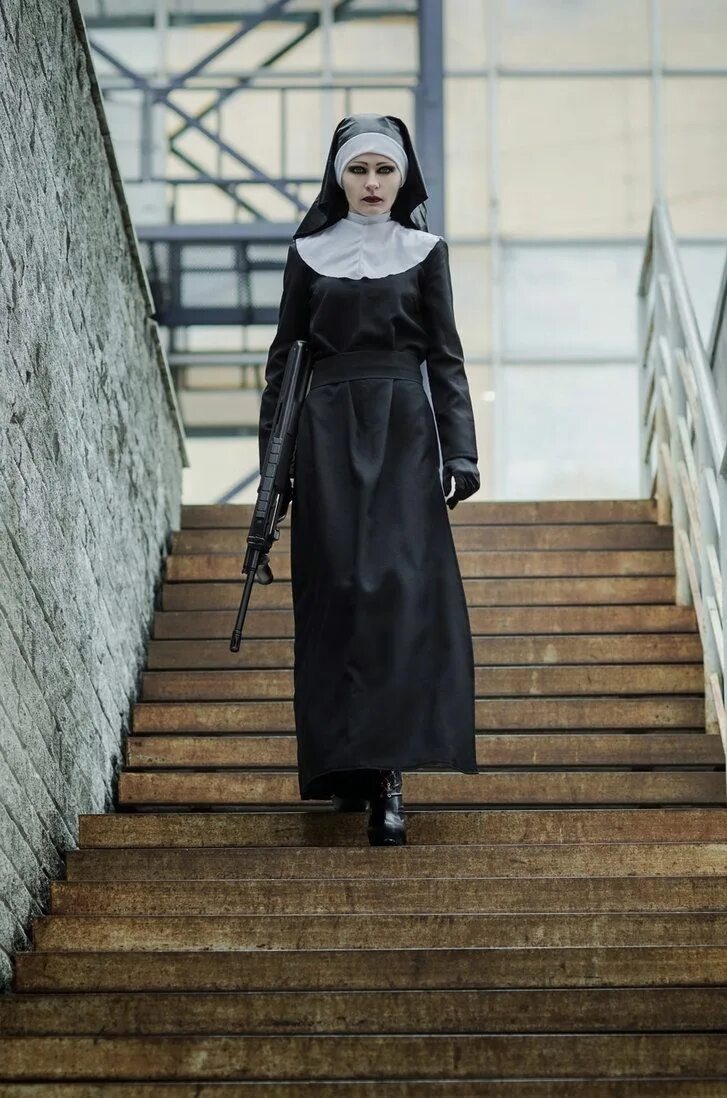 Nun cosplay. Монахиня косплей. Косплей монашки. Платье в стиле монахини. Платье в стиле монашки.