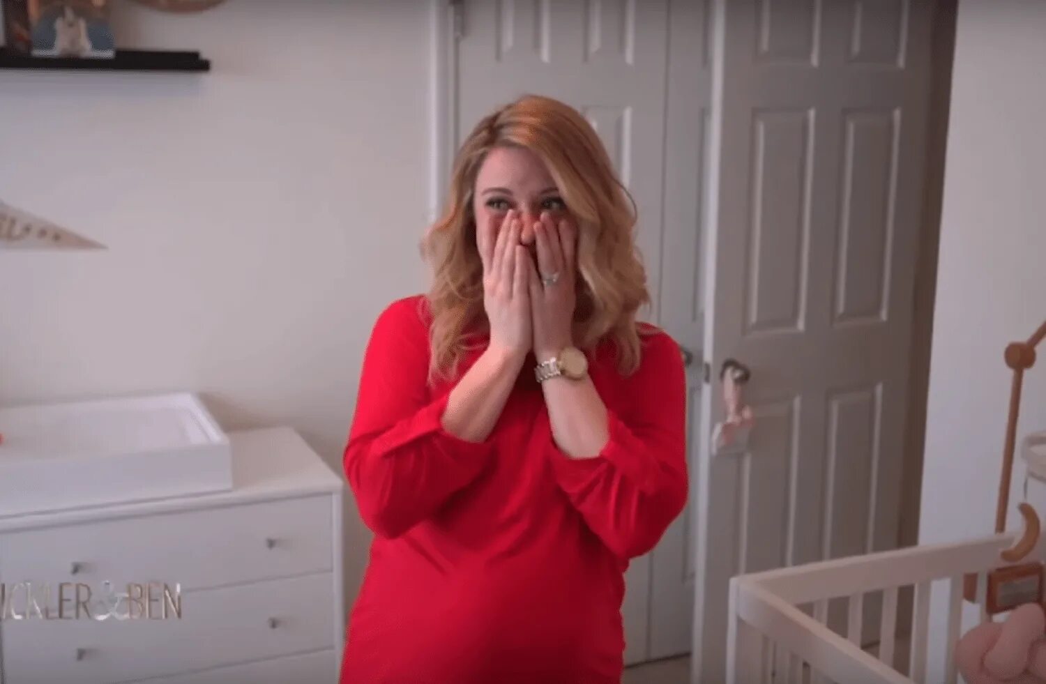 Mom surprises. Kellie Pickler pregnant. Britt Harris Lost her husband.
