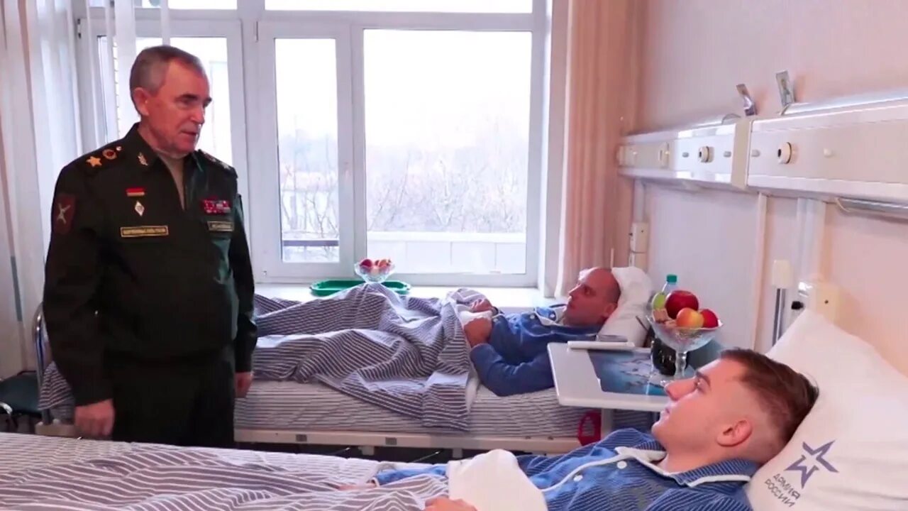 Раненый солдат в госпитале. Российские военные госпитали сво. Раненые солдаты сво в госпитале Бурденко.