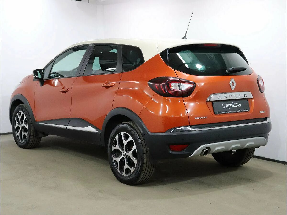 Рено оранжевый. Renault captur 2016. Оранжевый рено каптур на черных дисках. Renault captur 2016 оранжевый. Рено оранжевый.