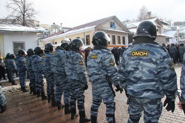 Хабаровск заблокировали омон. Омон автозак. Хабаровск заблокировали омон. Протесты в хабаровске омон. Хабаровск заблокировали омон.