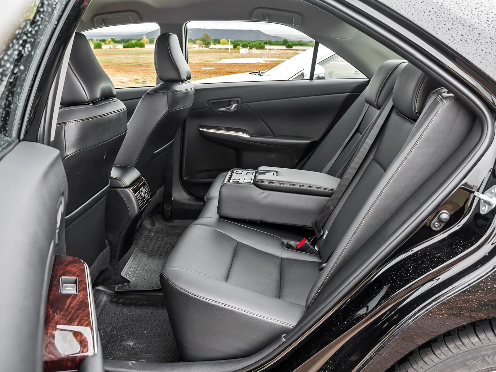 Toyota Camry Interior & Exterior Photos Camry, Toyota camry, Toyota