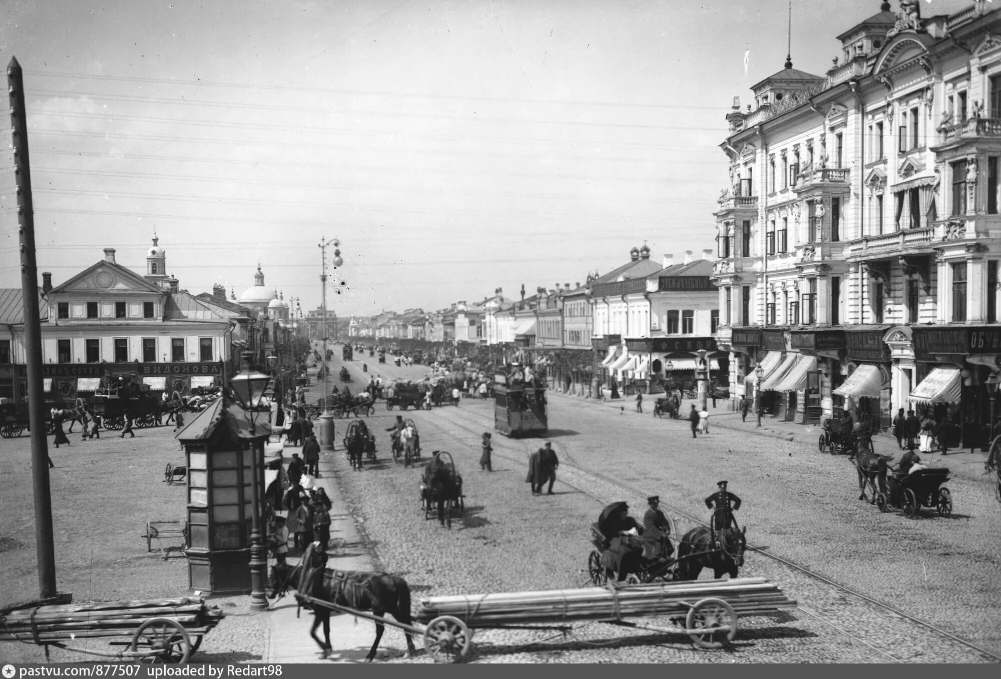 Улицы начало 20 века. Тверская улица 1890. Тверская улица в Москве 1900 год. Храм Василия Кесарийского на Тверской Ямской. Тверская улица в 1896 году.