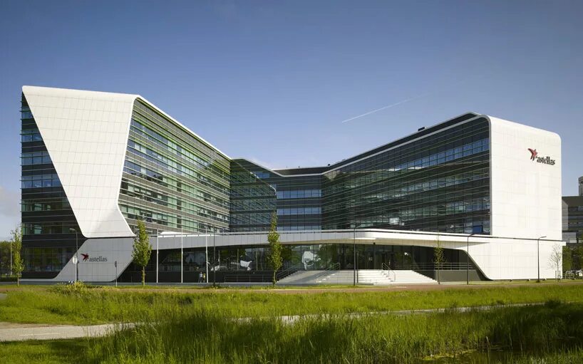 Бизнес здания. Силиконовая долина здания. Кремниевая долина архитектура. Красивые здания компаний. Современные здания.